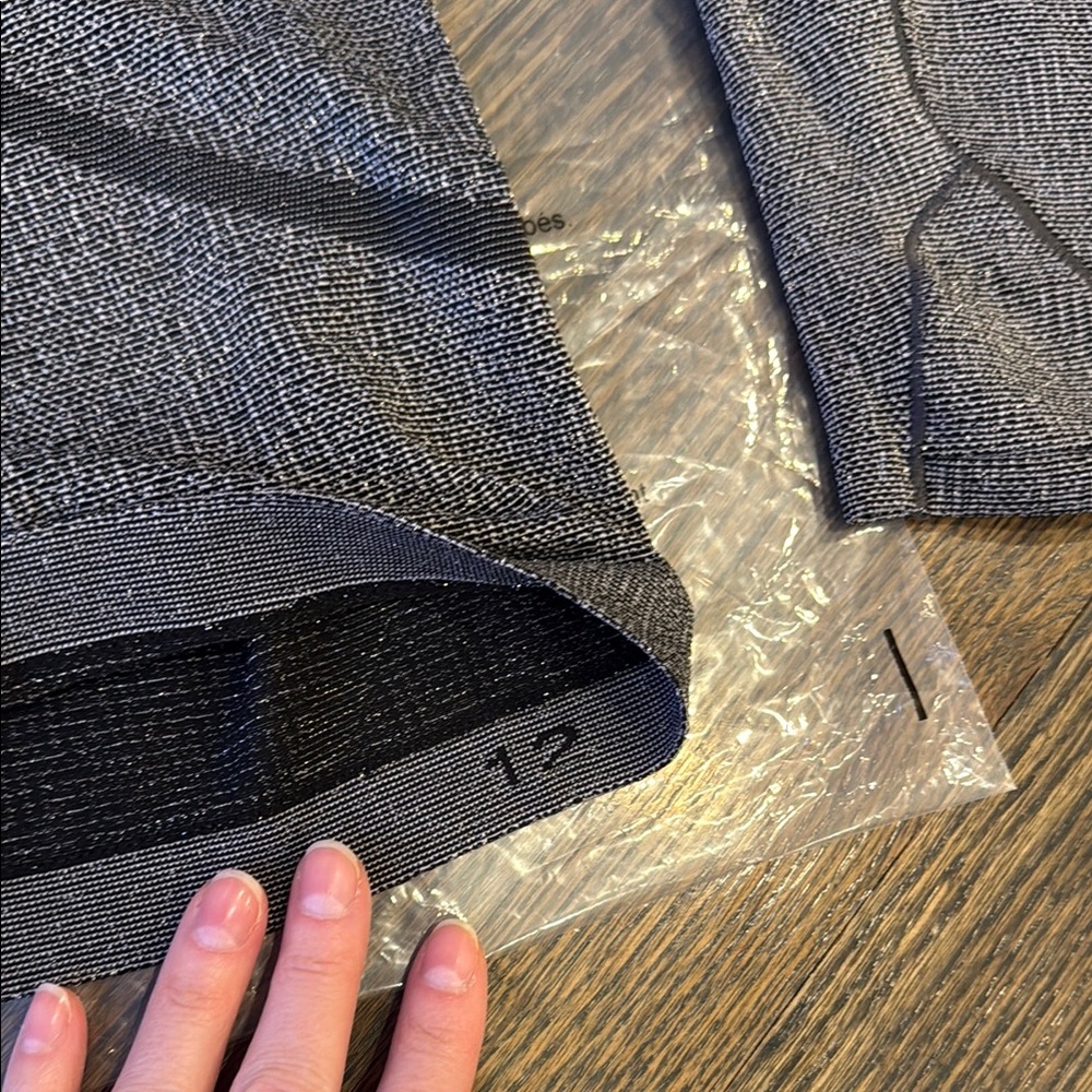 Lululemon Swiftly Tech Long-Sleeve Shirt 2.0 Waist Length Sparkle NWT size 12 - Picture 7 of 15